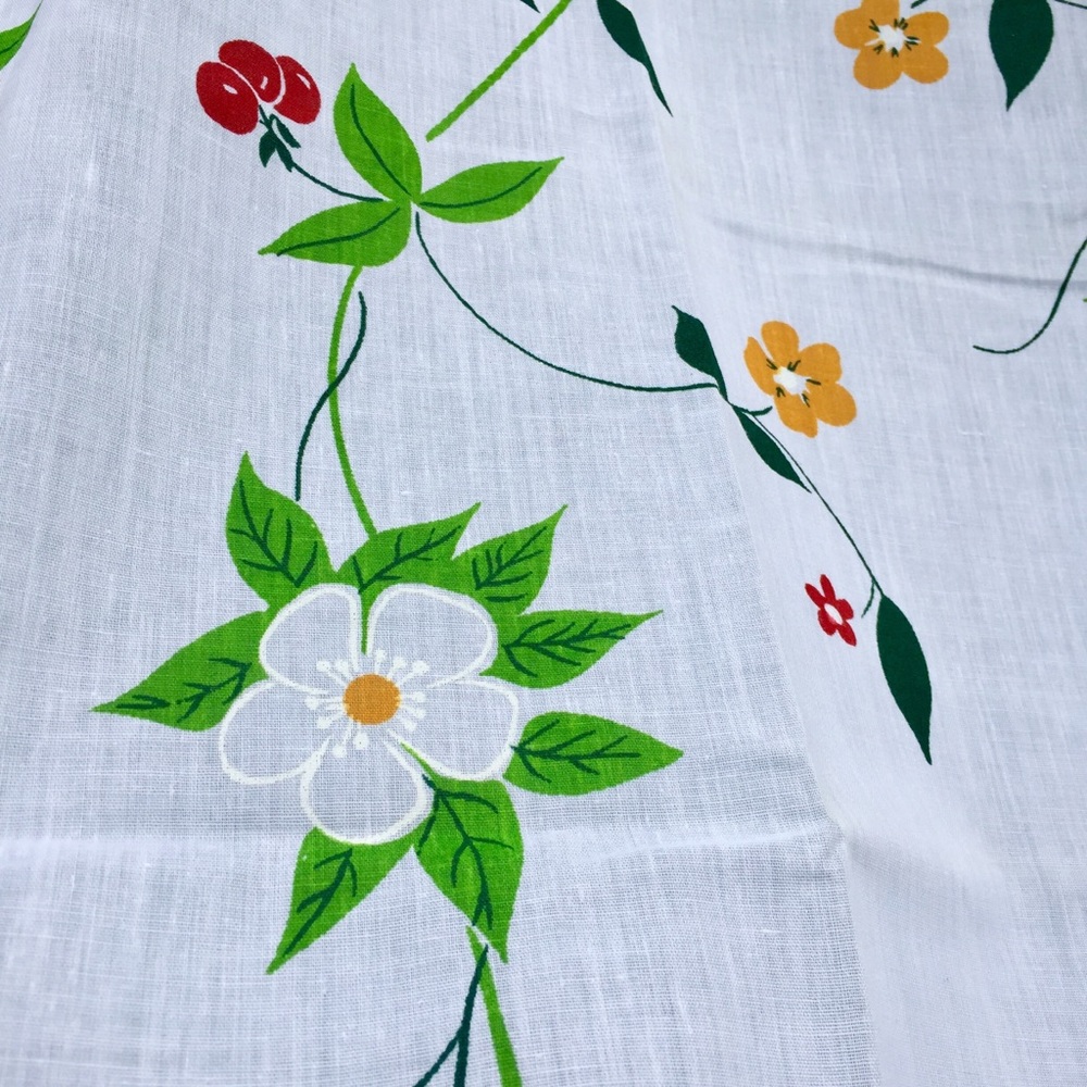 🍒 VINTAGE “Cherry Trellis” CURTAINS! - Picture 4 of 10